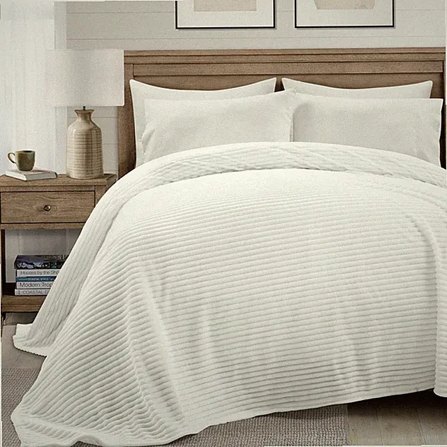 Lush Decor Super Cozy Soft Fluffy Ribbed Faux Fur Bedspread/Blanket, King/Cal...