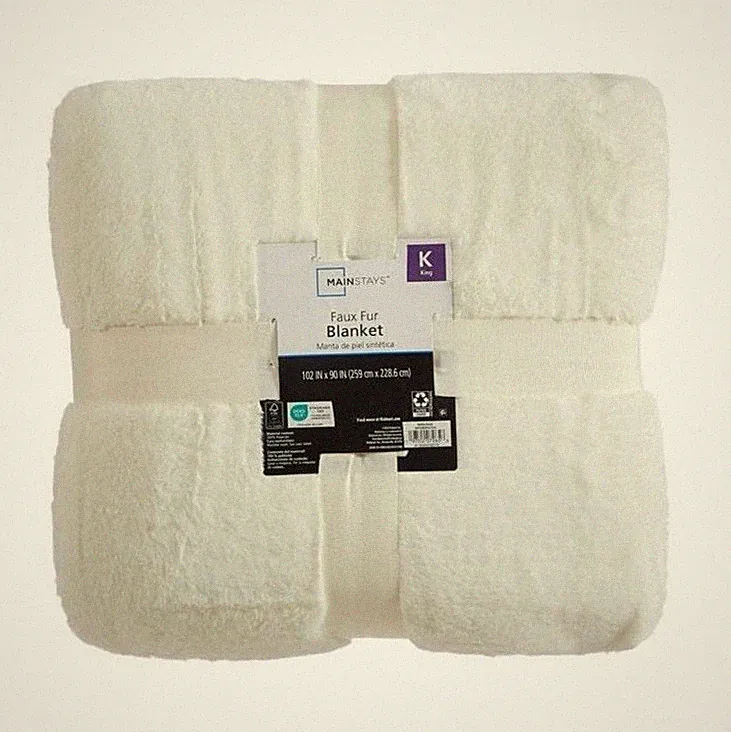 Mainstays Faux Fur elegant vanilla Blanket King 102x90in